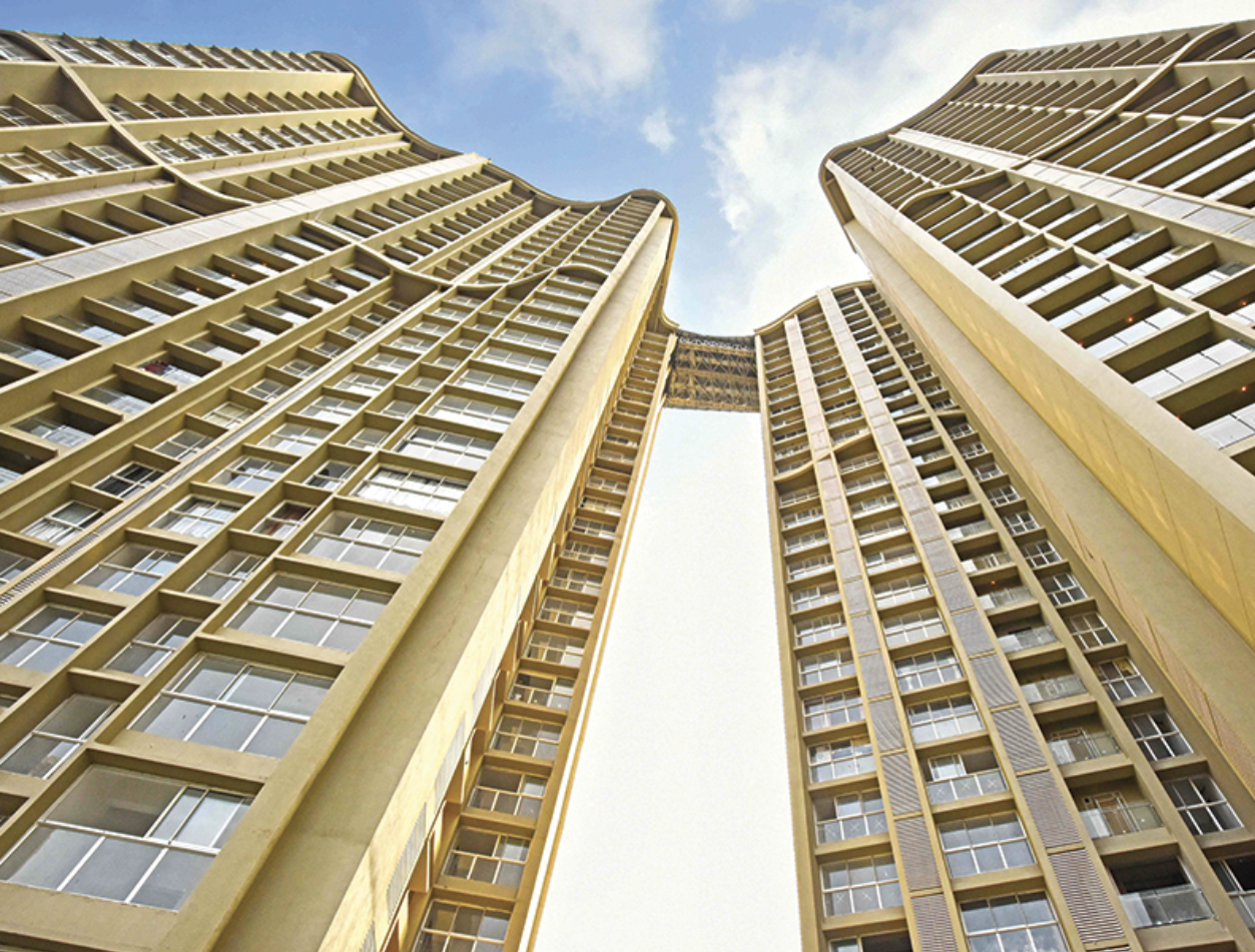 Runwal Elegante — Tower Architecture